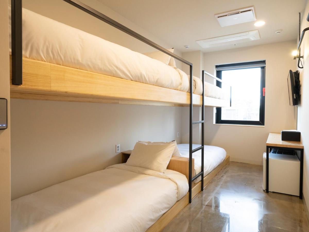Quadruple Room Private Bathroom
