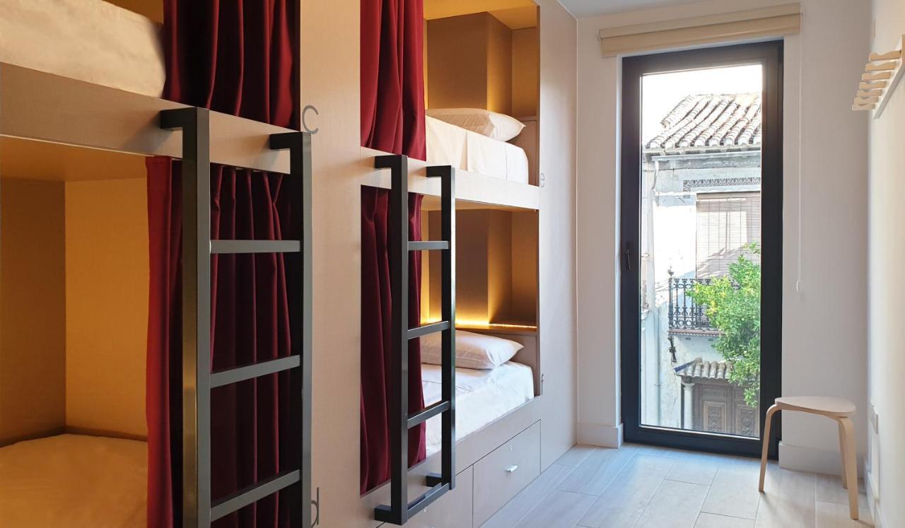 Bed in 6-Bed Mixed Dormitory Room