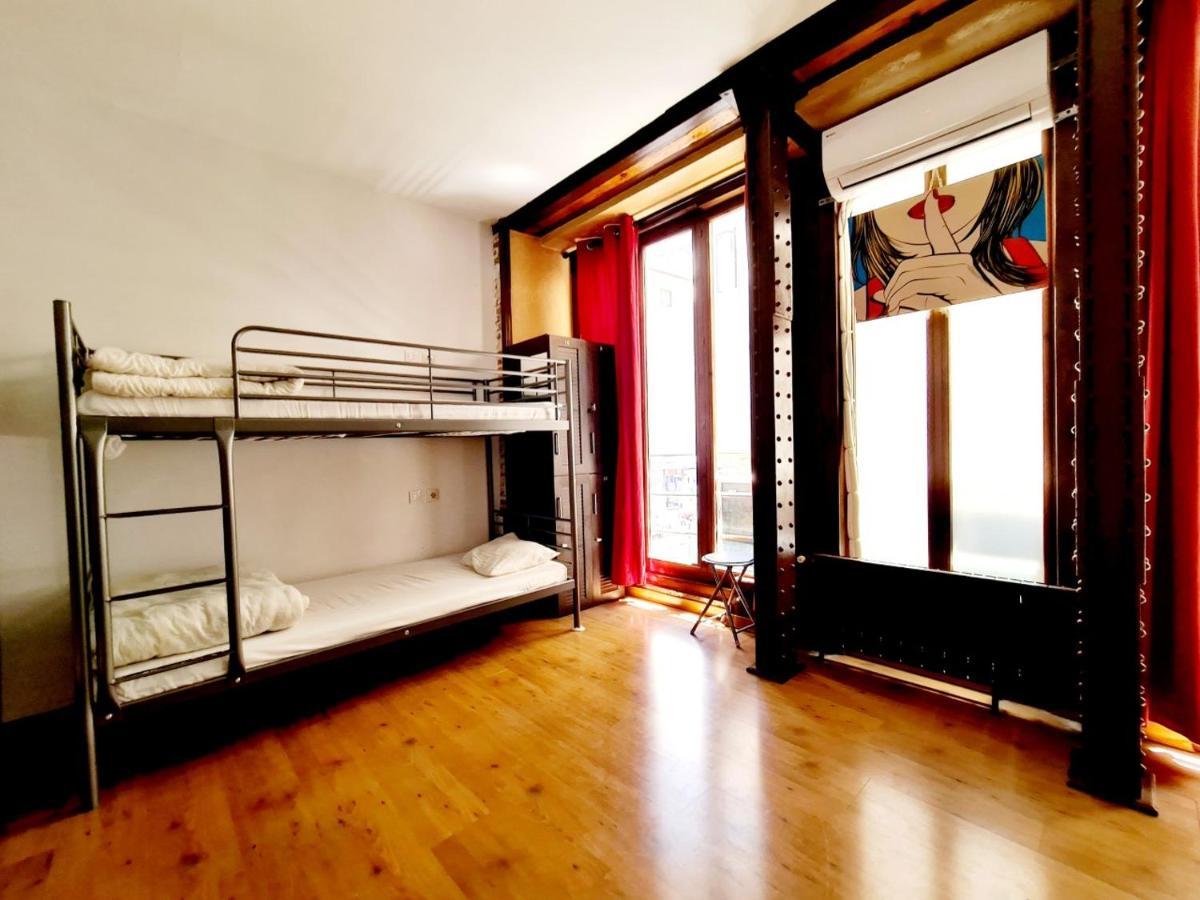 Single Bed Female Dormitory Room,1009163305:JPEG