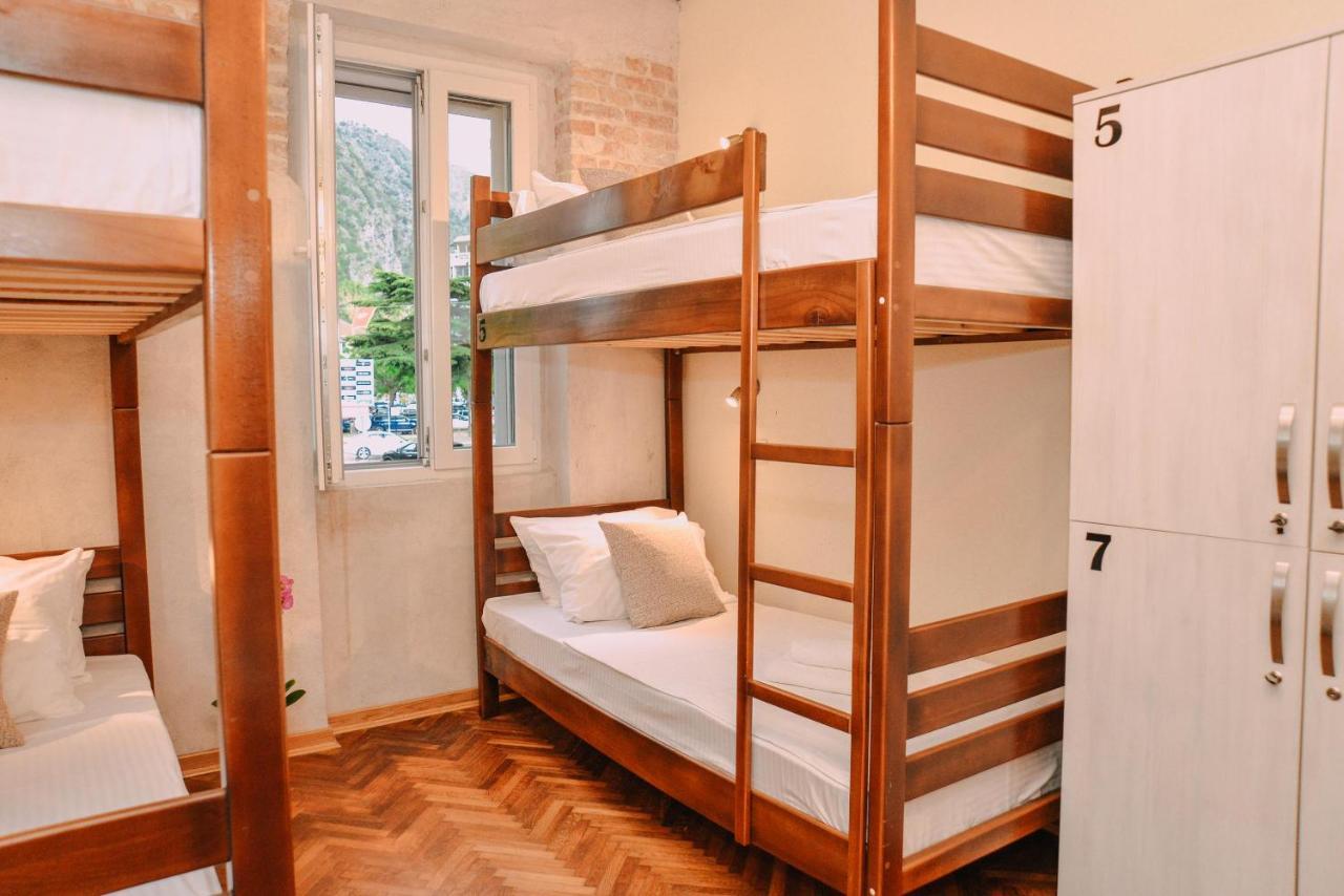 Bed 6-Bed Dormitory Room