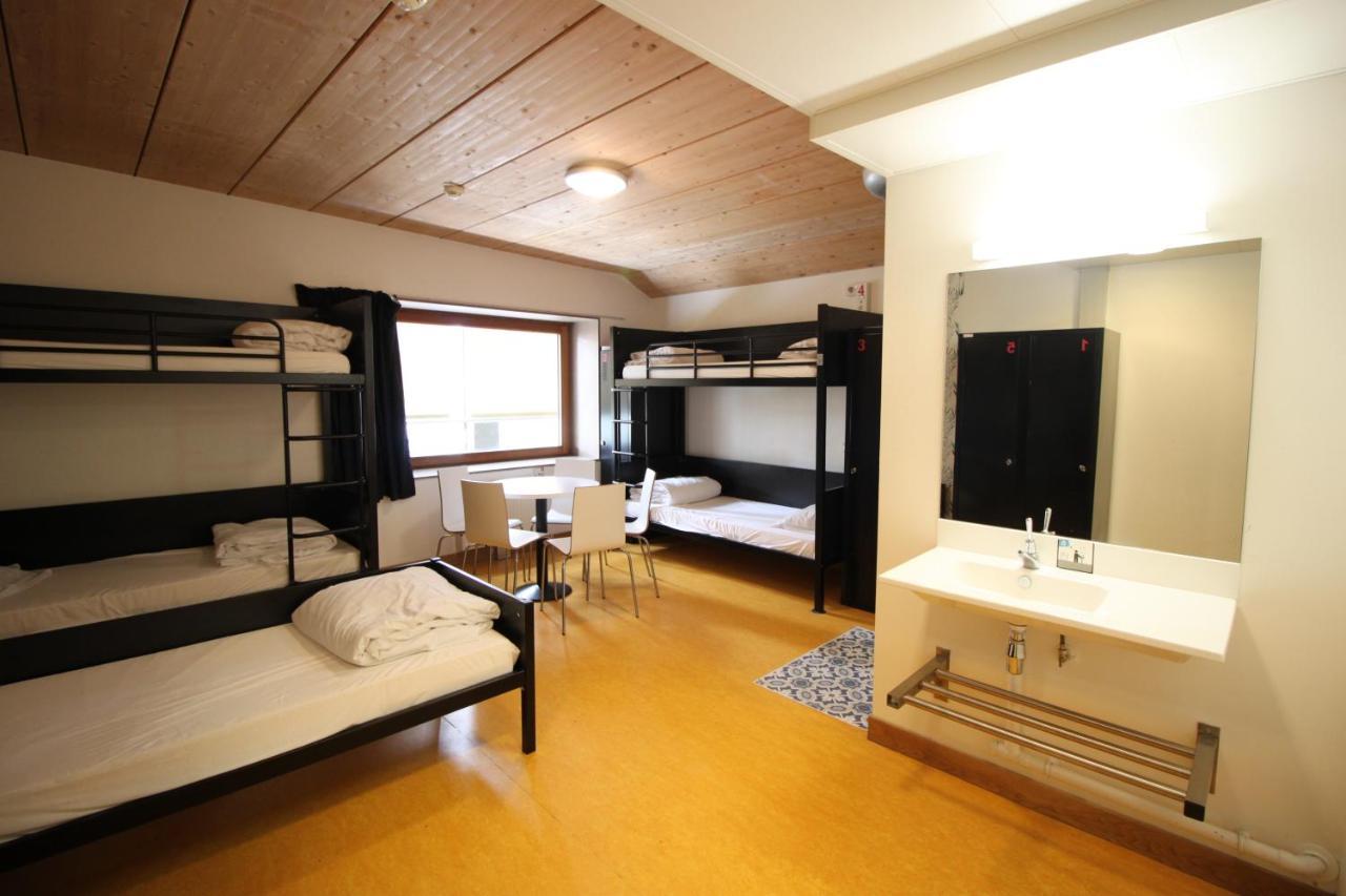 Room for 5 People with Ensuite Shower – Shared Toilets,1347625874:JPEG