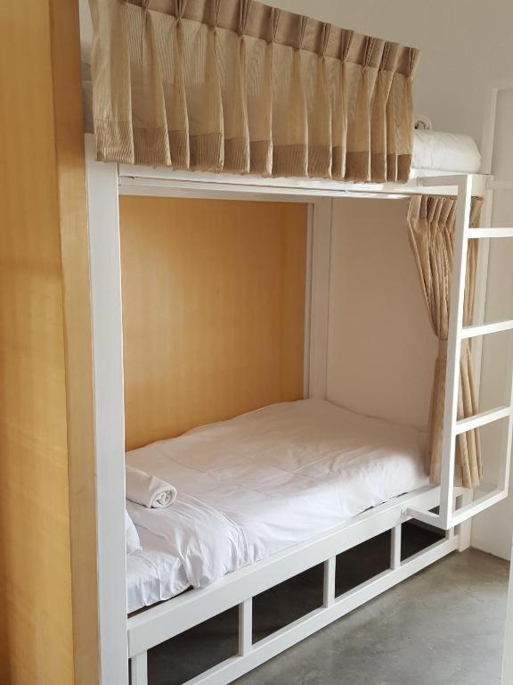 Bunk Bed in Mixed Dormitory Room