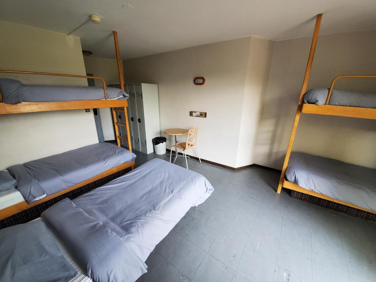 5-Bed Room Bathroom