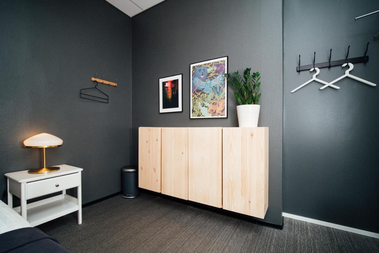 Budget Single Room with Shared Bathroom without window