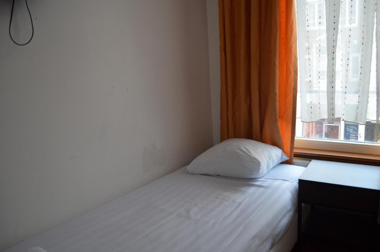 Single Room with Private Bathroom
