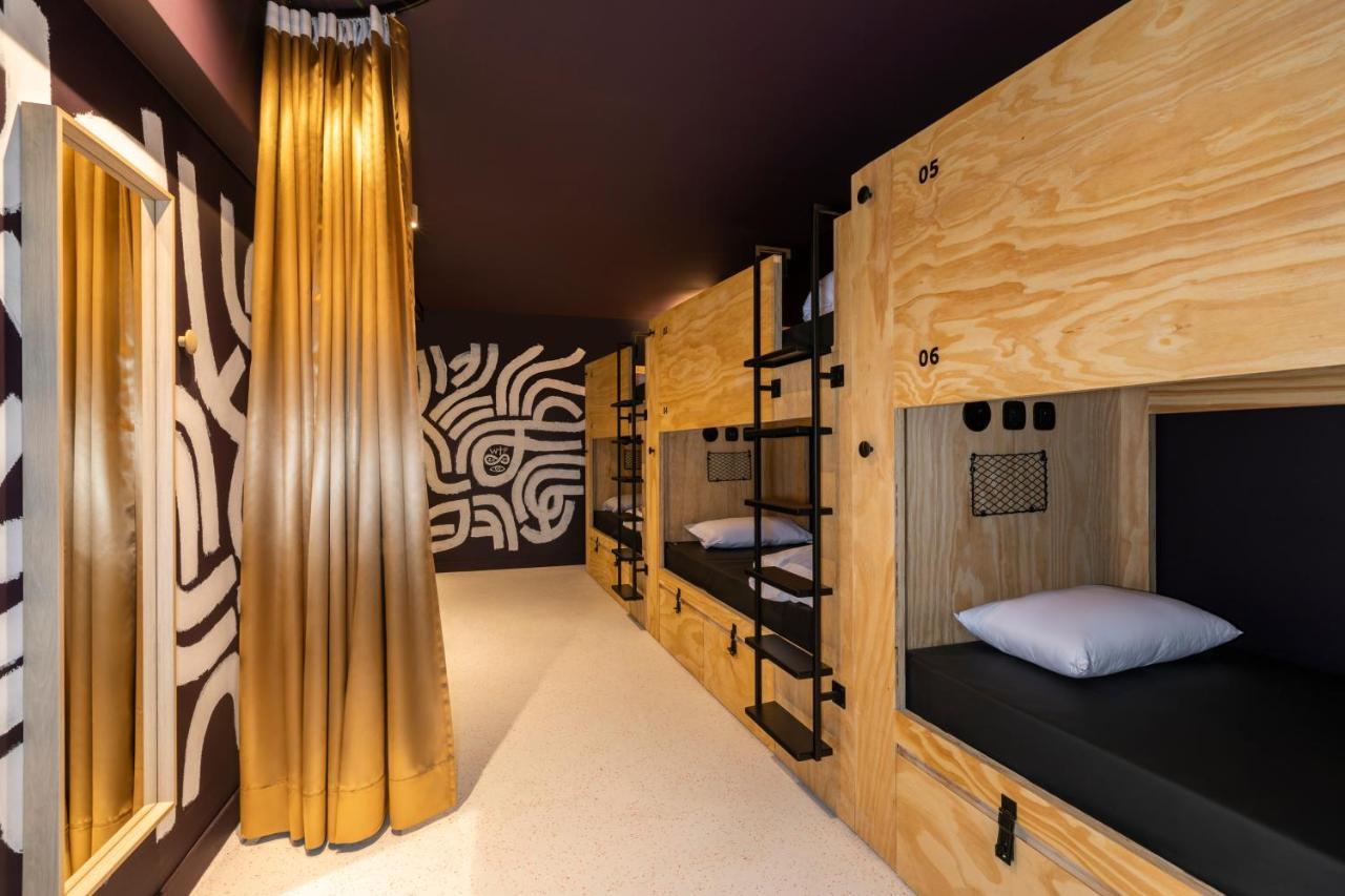 Private Bedroom for 6 females (comfort +)