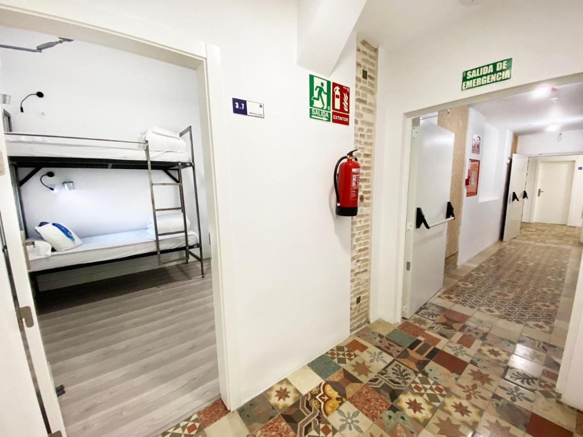 Bed 6-Bed Dormitory Room,1084068454:JPEG
