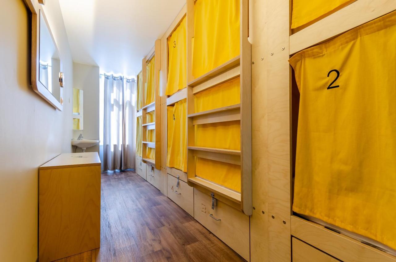 Bunk Bed 6-Bed Female Dormitory Room,1099104405:JPEG