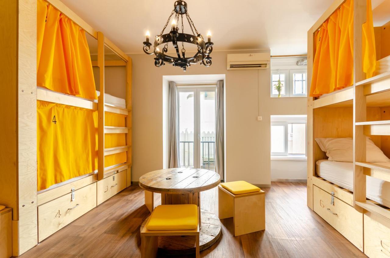 Bunk Bed 6-Bed Mixed Dormitory Room Private Bathroom