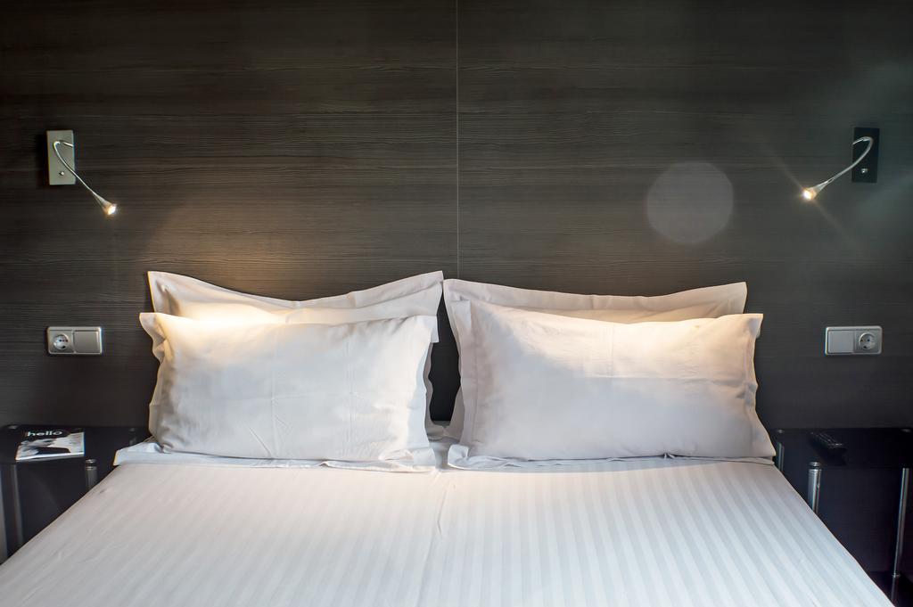 Three-Bedroom Apartment,122268946:JPEG