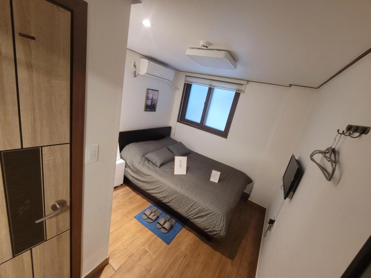 Double Room Private Bathroom