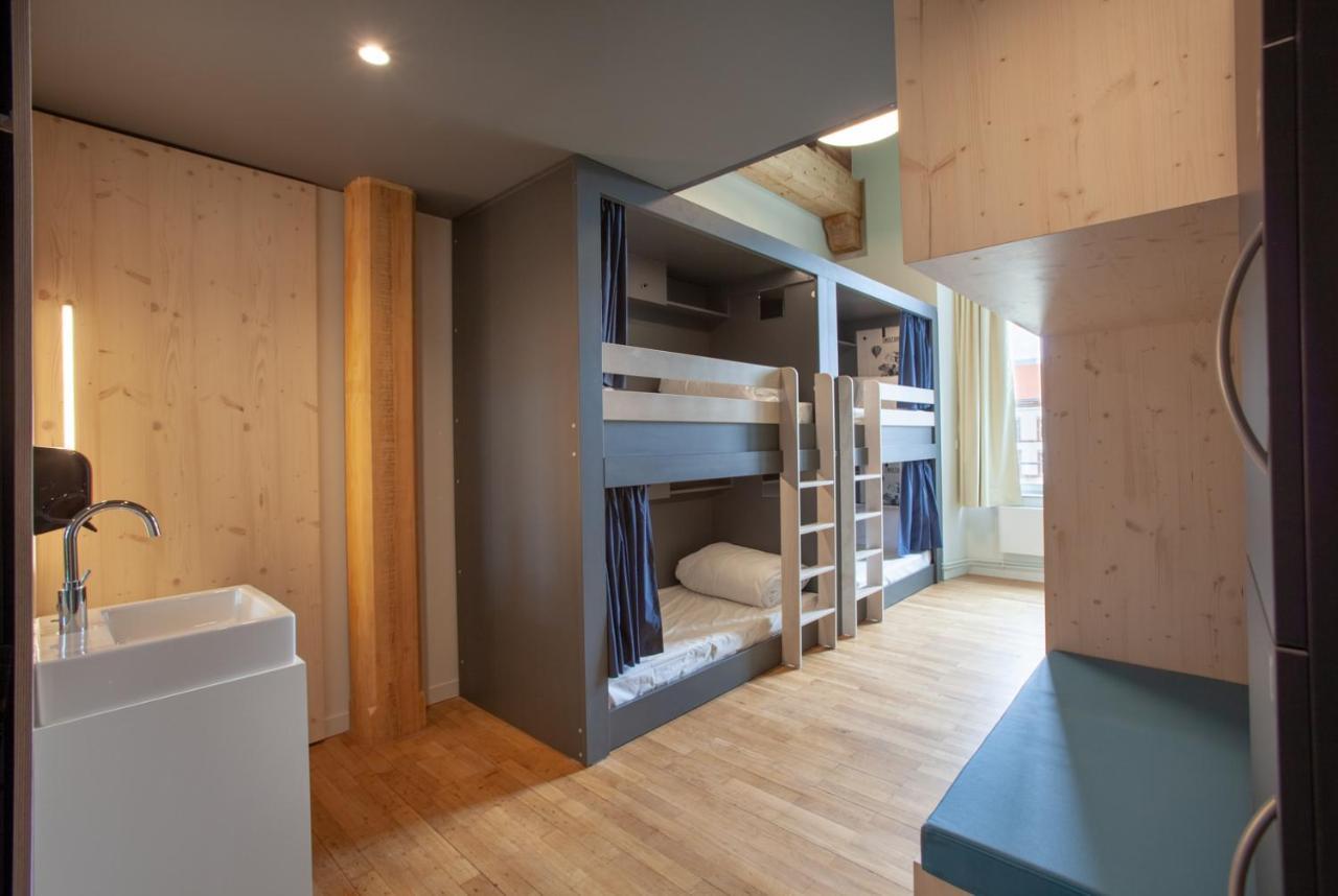 Bed 8-Bed Mixed Dormitory Room