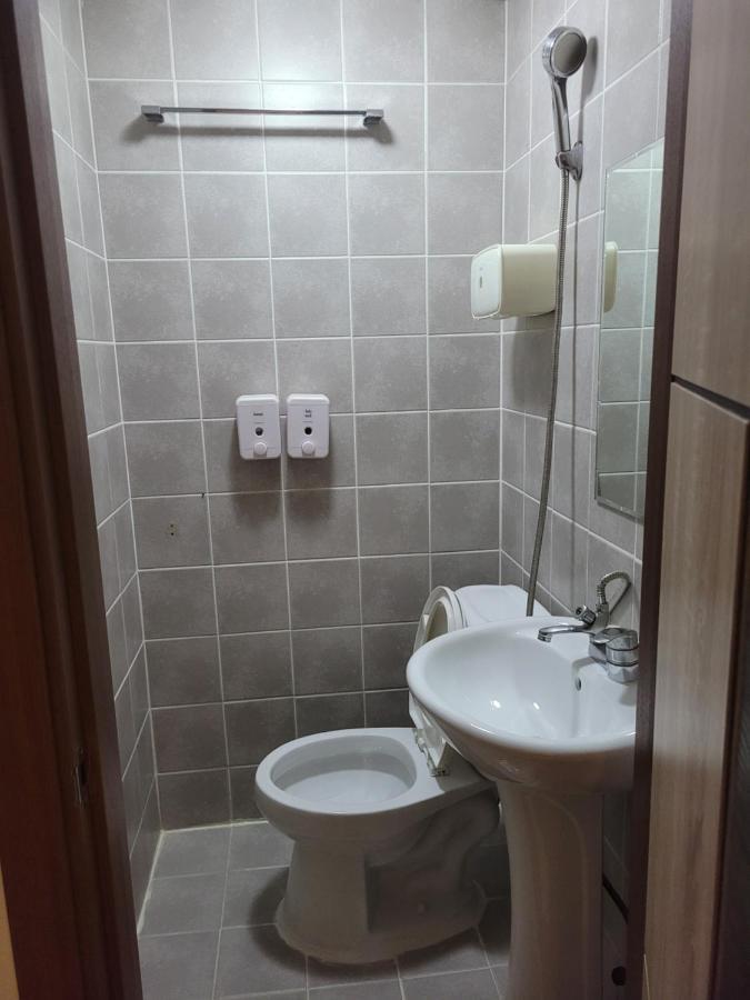 Family Room Private Bathroom