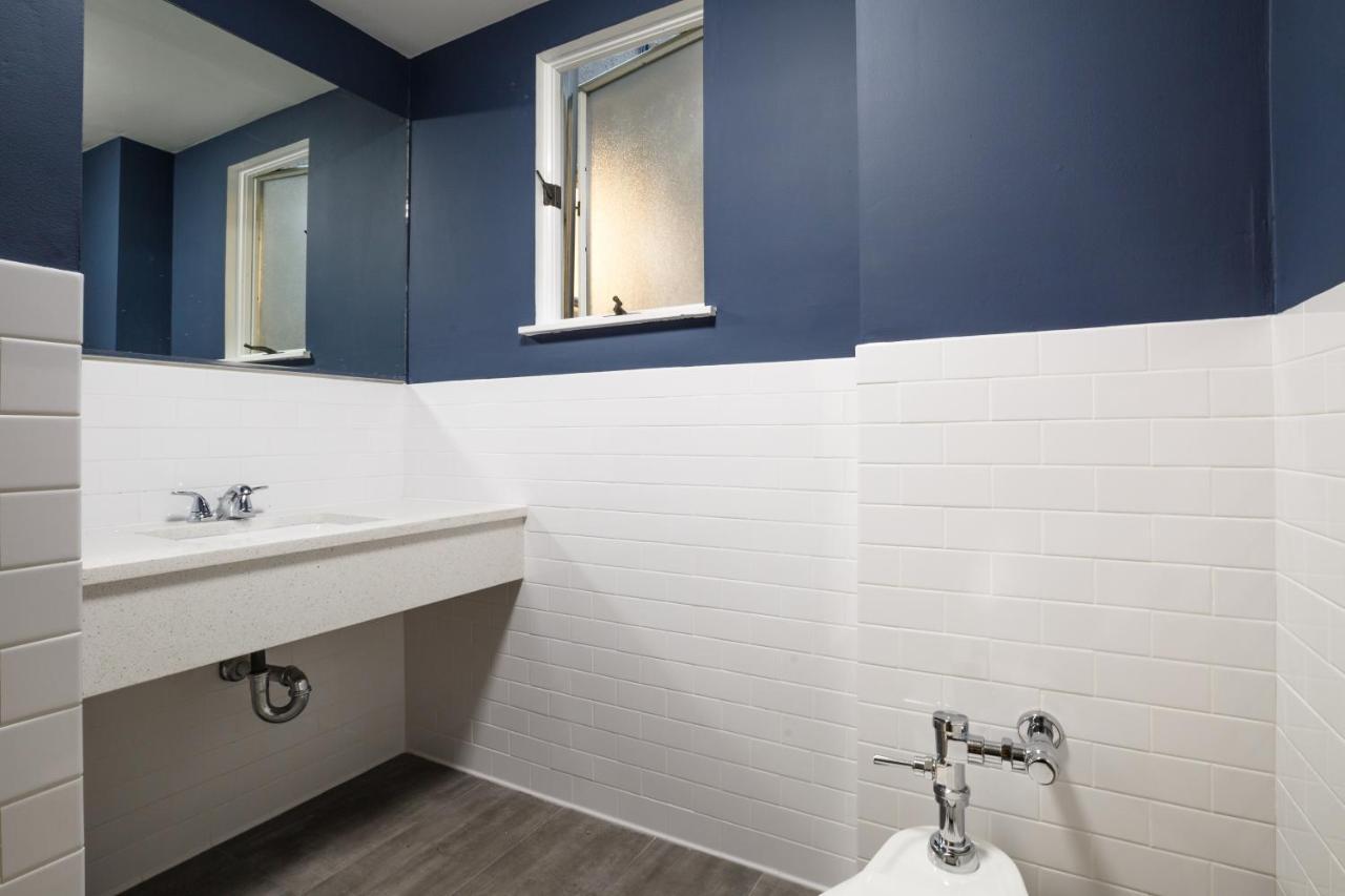 Single Room with Shared Shower and Toilet