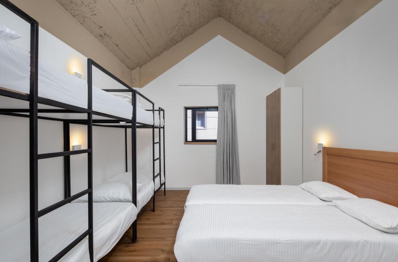 Boutique Groups/ Family Room