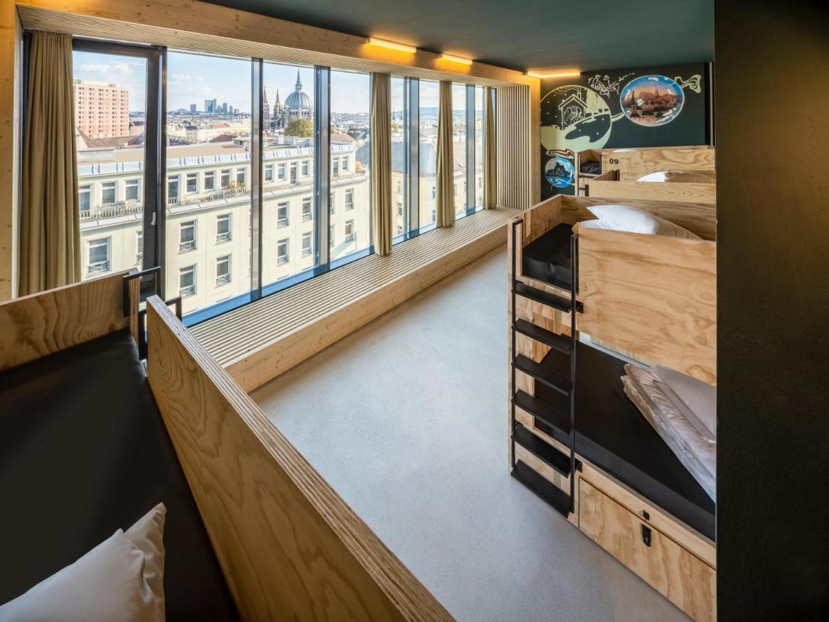 Private Bedroom for 12 people