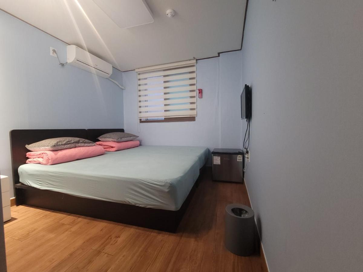 Double Room Private Bathroom