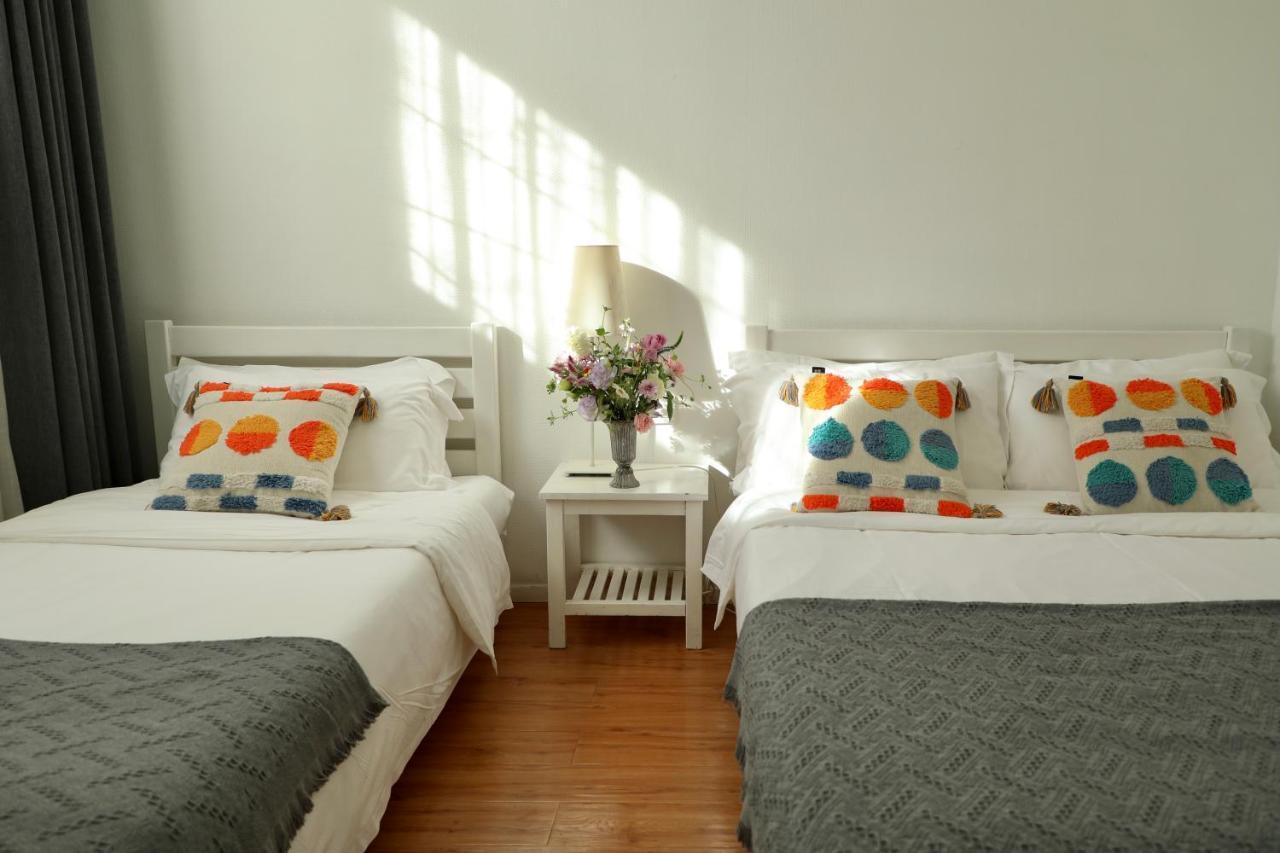Classic Family Room,1697978573:JPEG
