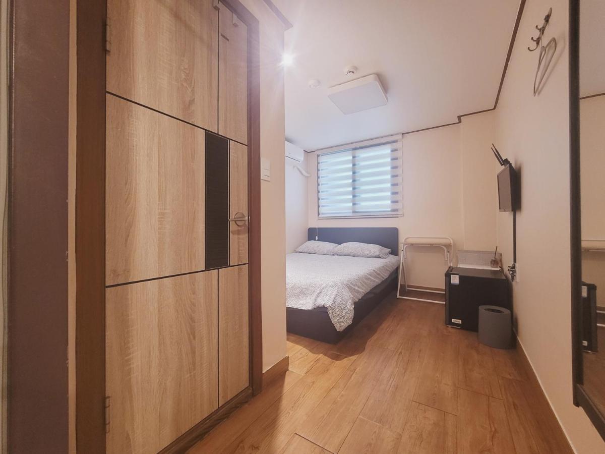 Double Room Private Bathroom
