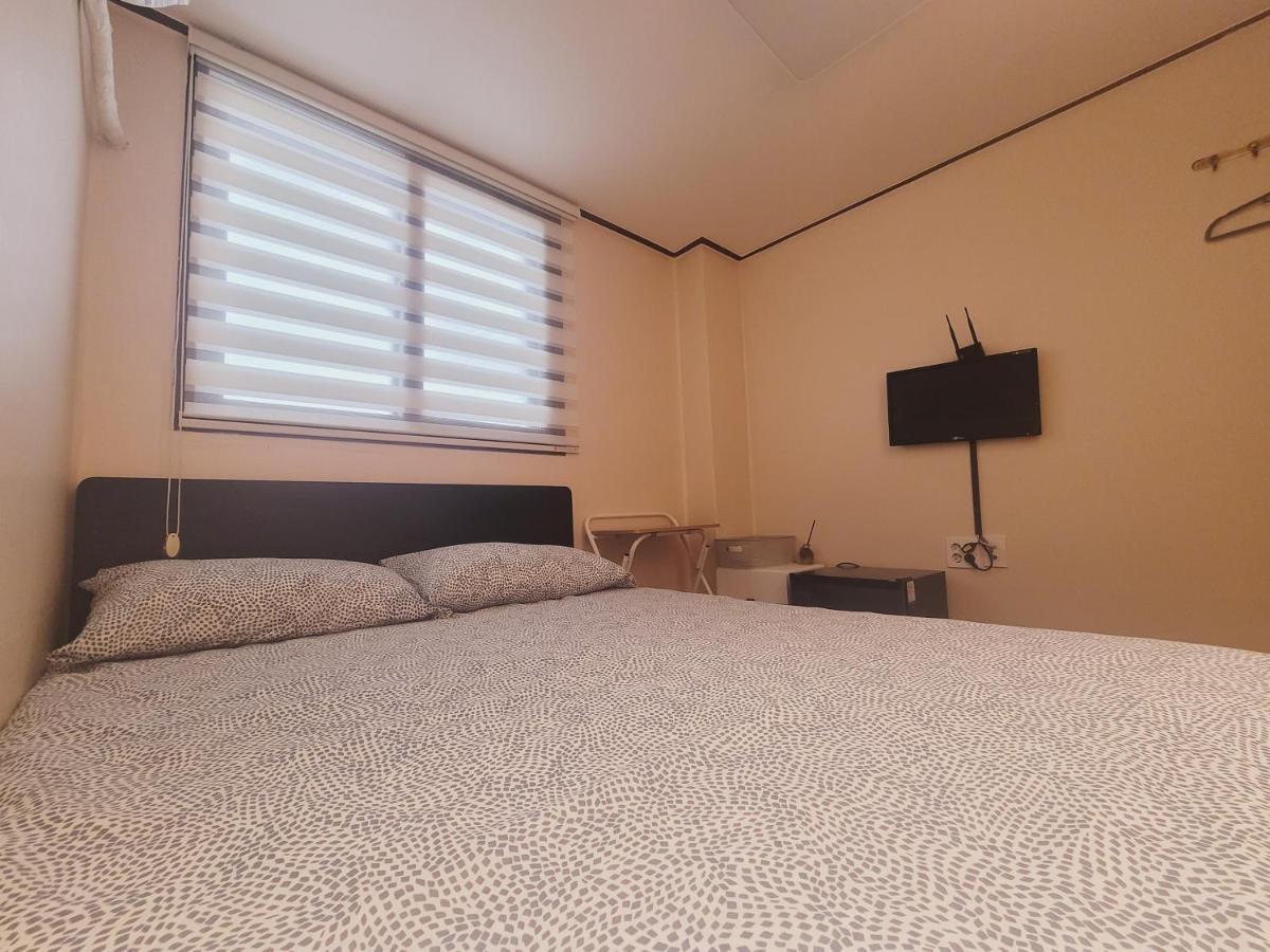 Double Room Private Bathroom