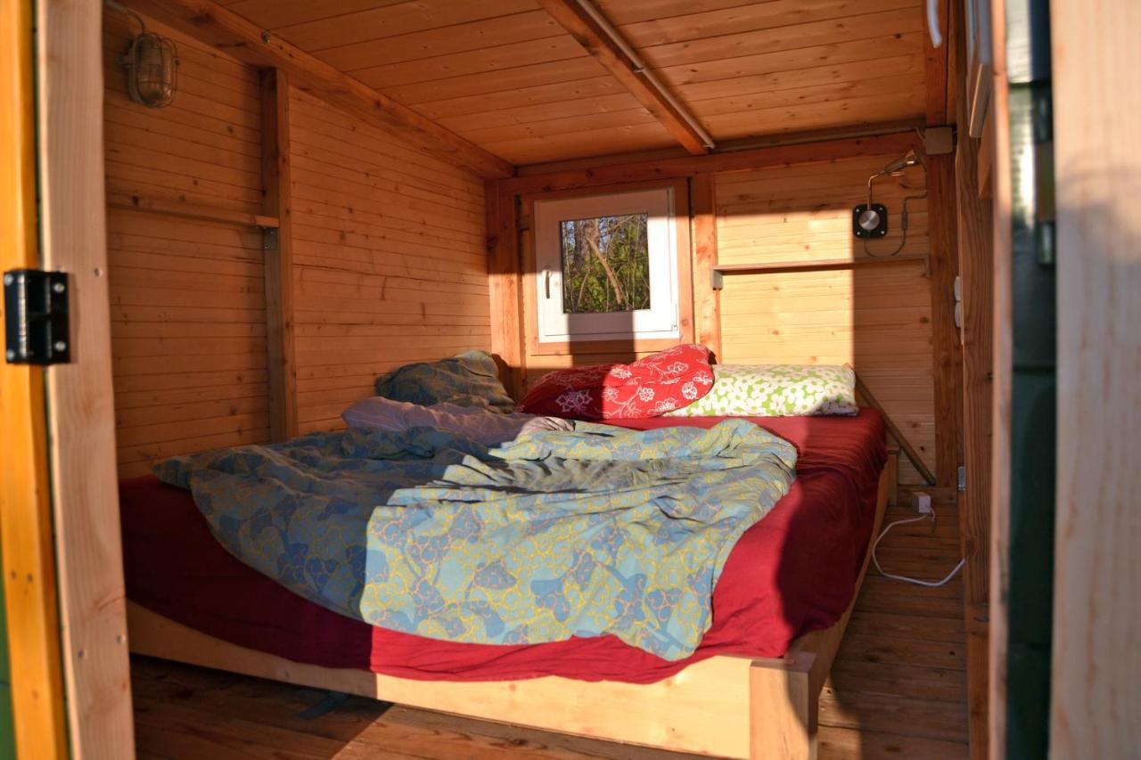 Tiny Hut