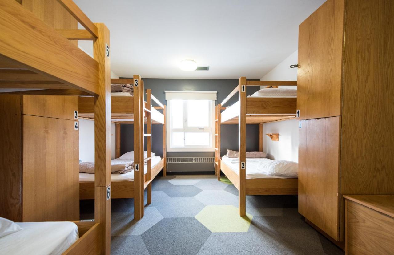 Private 6-Bed Dormitory Room with Shared Bathroom