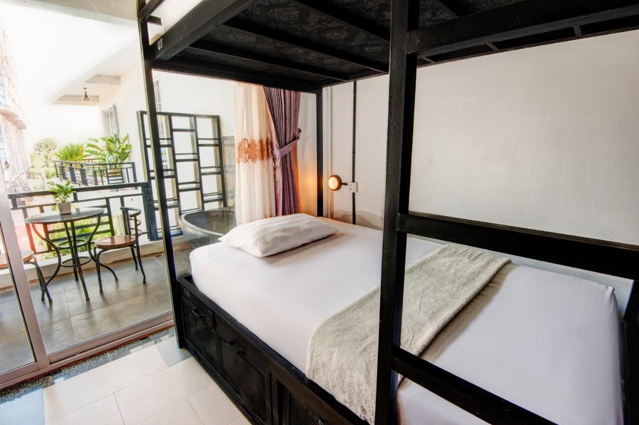 Bed 8-Bed Dormitory Room