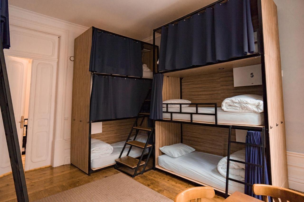 Bed 8-Bed Mixed Dormitory Room