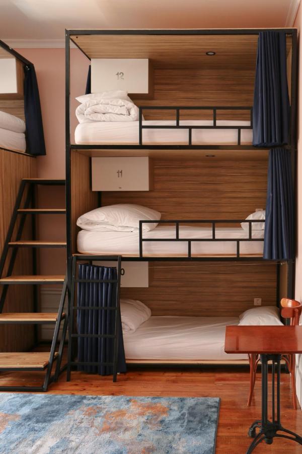 Bed 8-Bed Mixed Dormitory Room