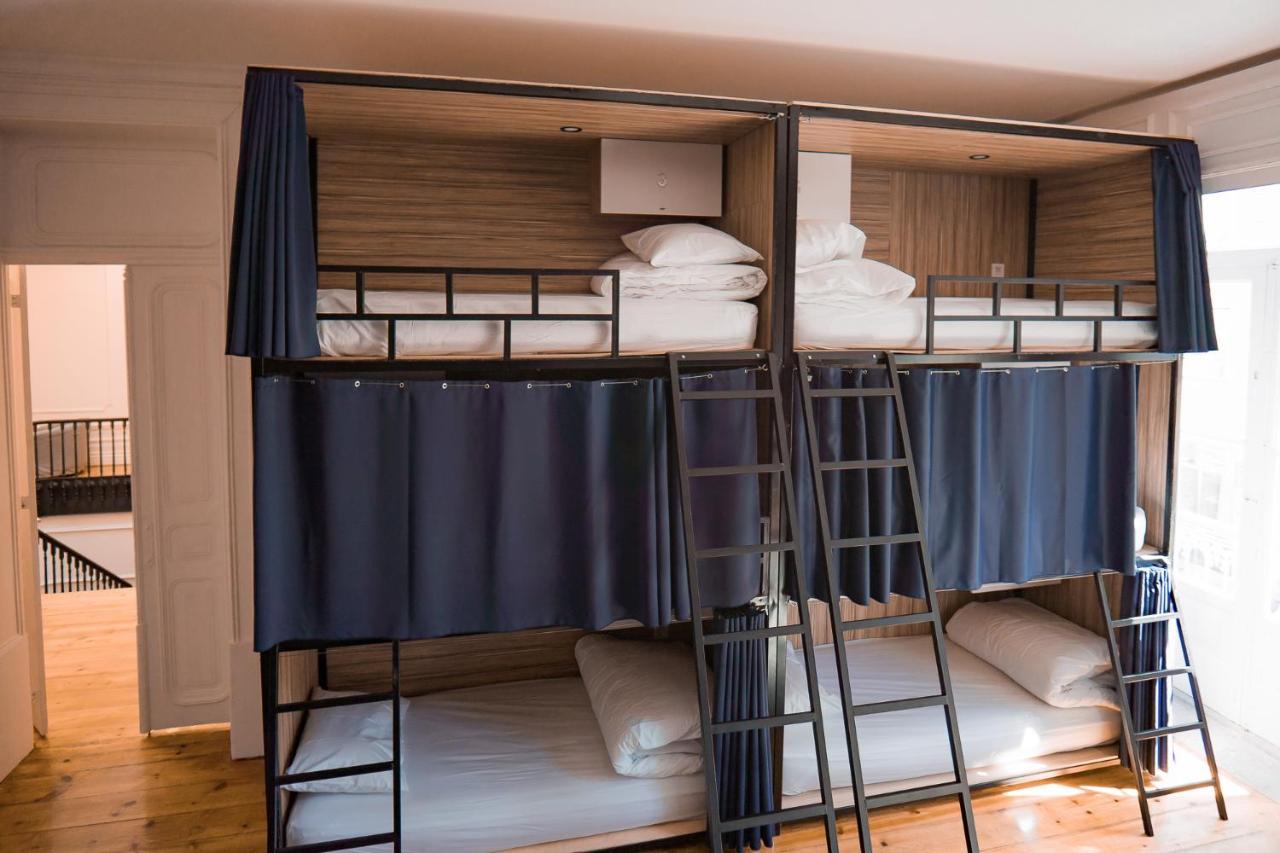 Bed 8-Bed Mixed Dormitory Room