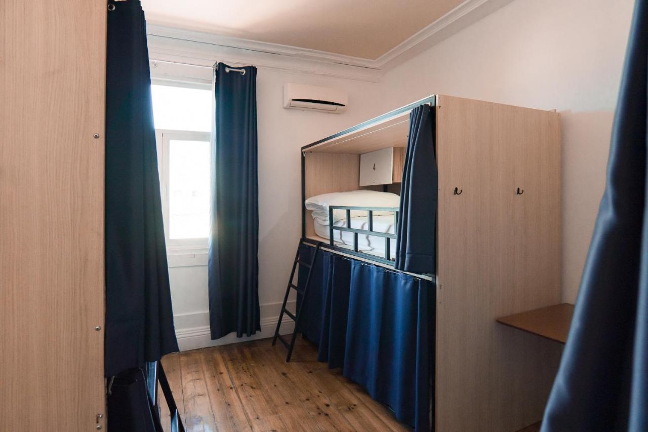 Bunk Bed Mixed Dormitory Room
