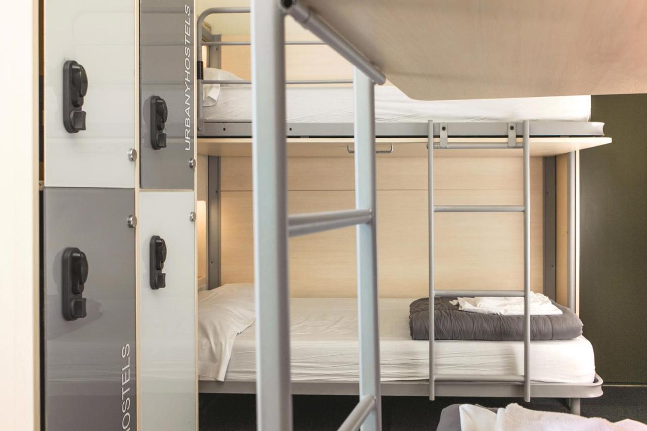 Single Bed Mixed Dormitory Room