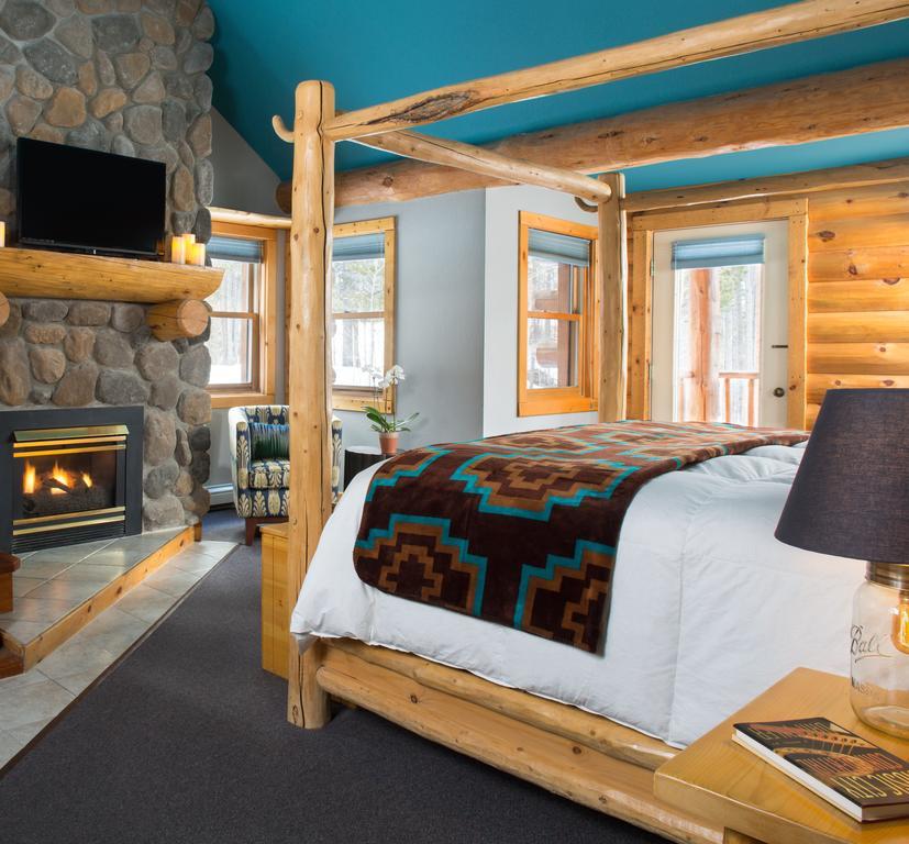 Deluxe King Suite