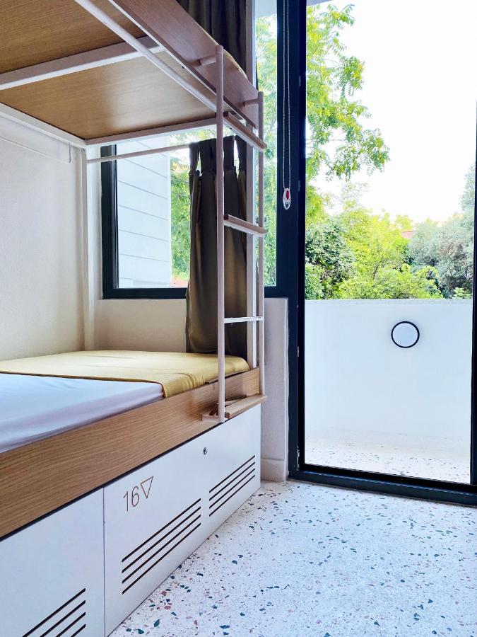 Bed in 6-Bed Mixed Dormitory Room
