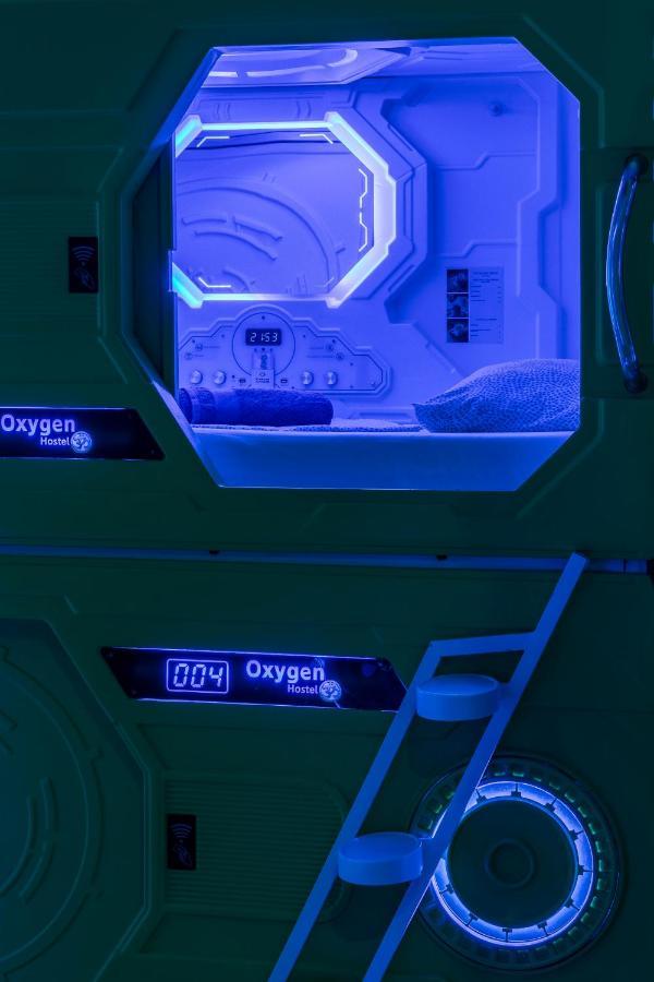Capsule Single Bed Mixed Dormitory Room