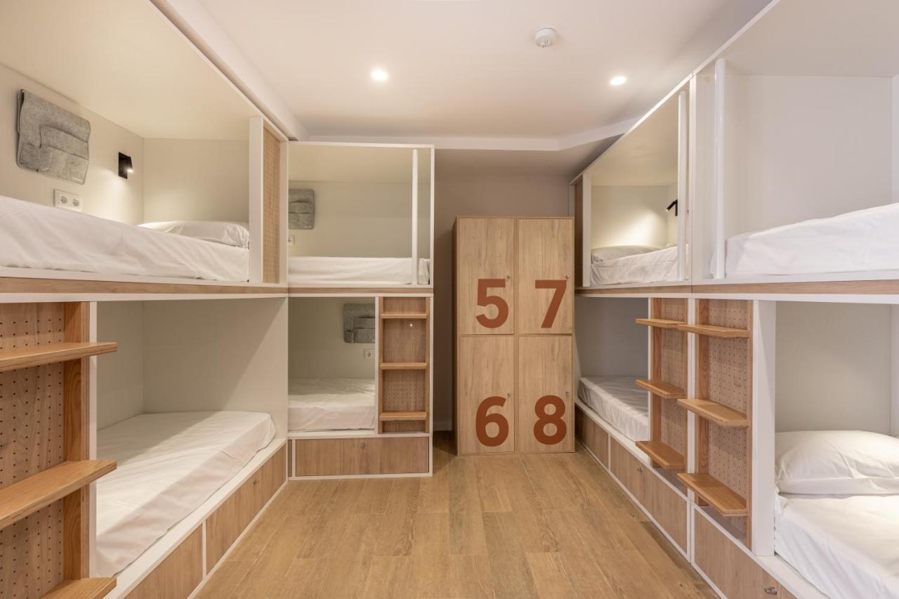 Bed in 8-Bed Mixed Dormitory Room