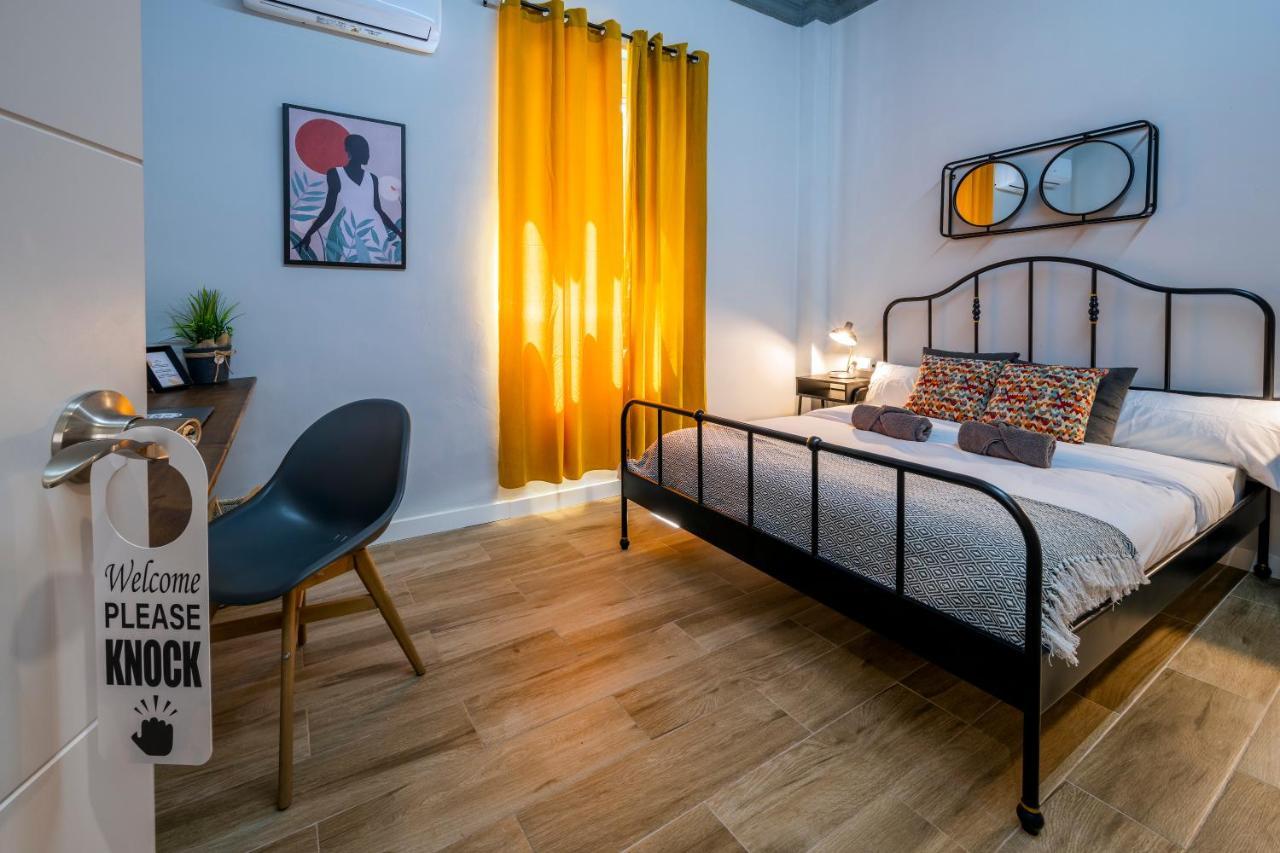 Standard Double Room with Shared Bathroom