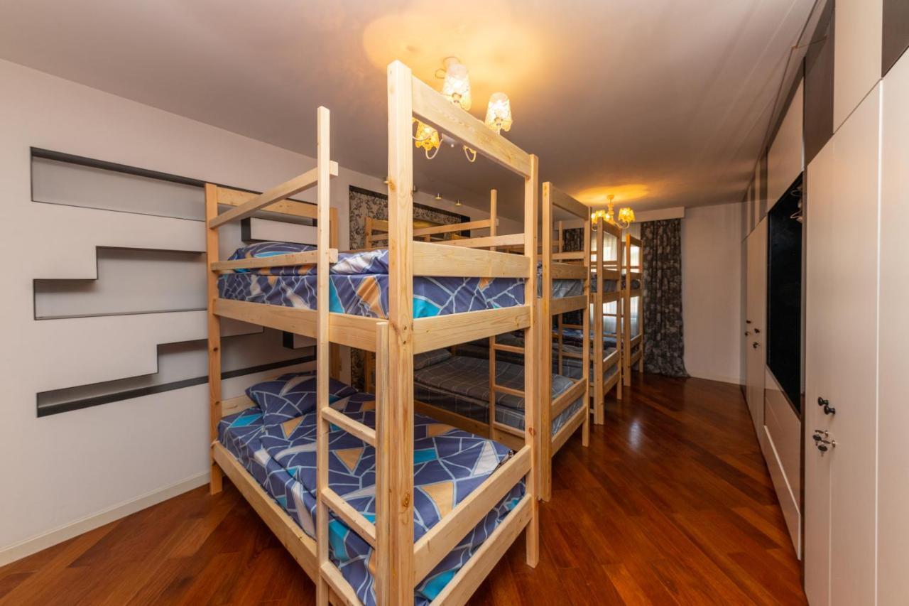 Bunk Bed 8-Bed Mixed Dormitory Room