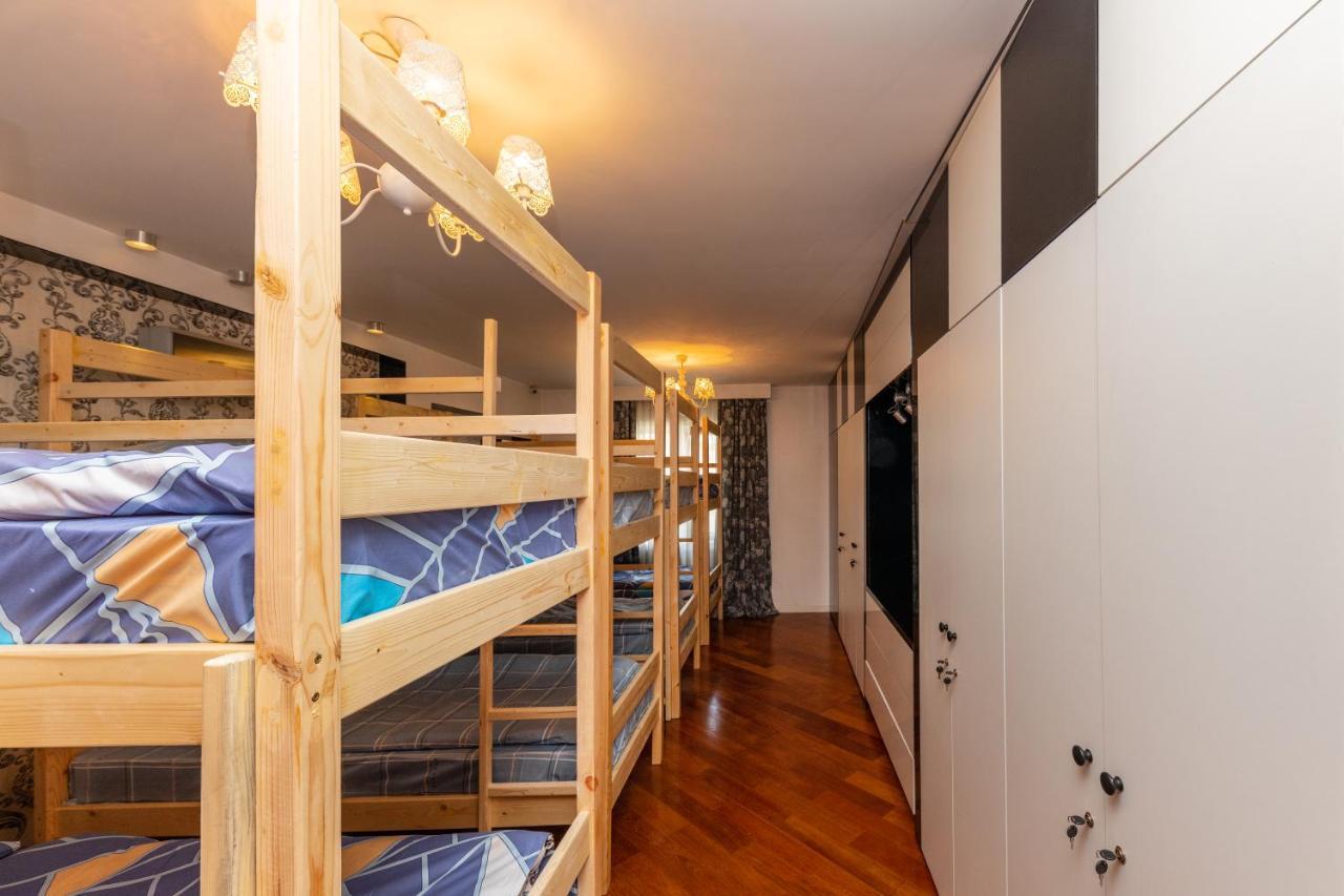 Bunk Bed 8-Bed Mixed Dormitory Room