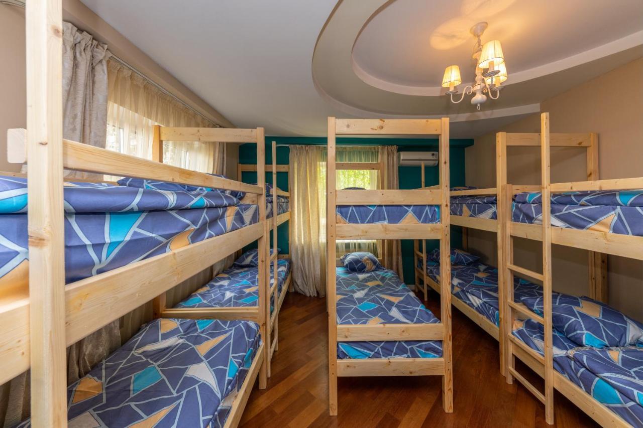 Bunk Bed 10-Bed Male Dormitory Room