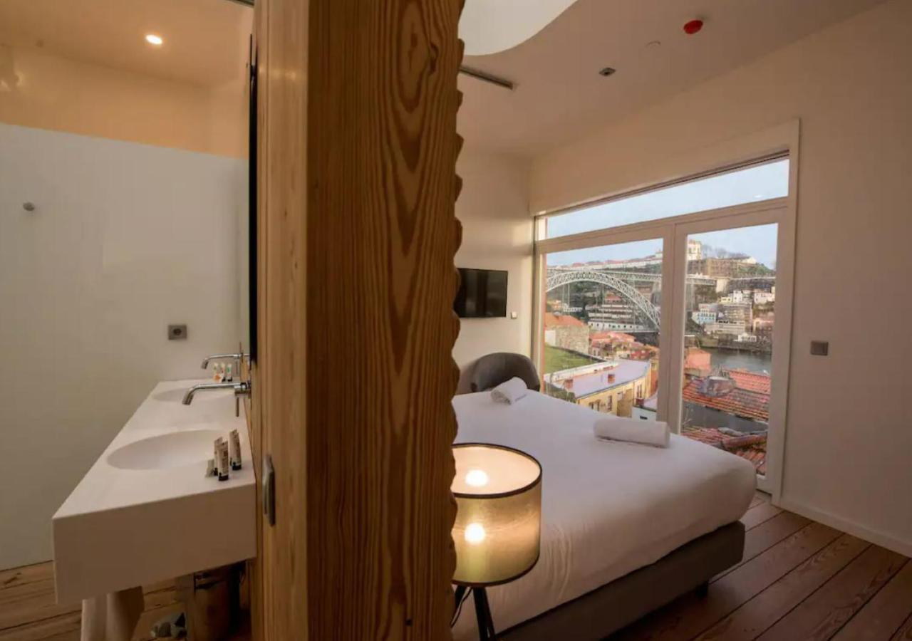 Suite with River View,1644529252:JPEG