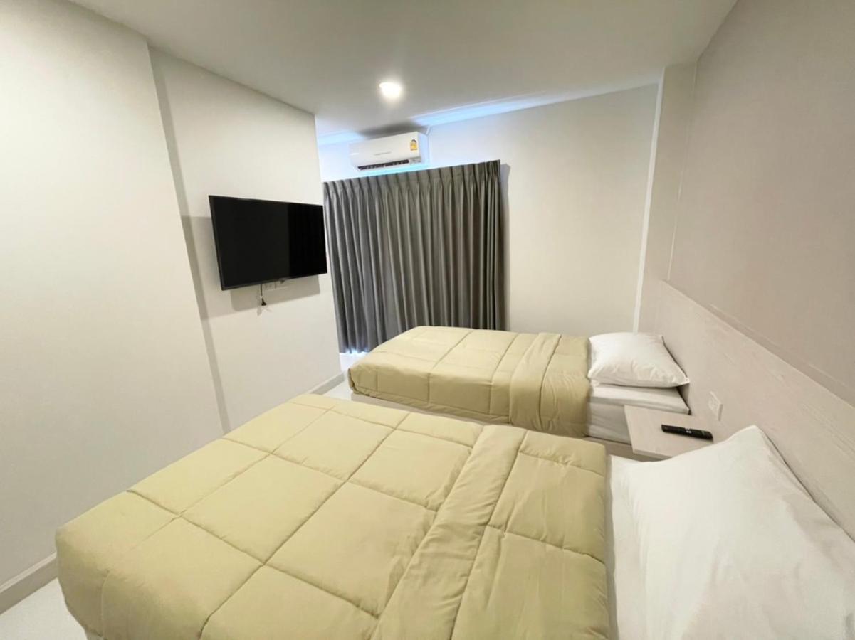 Deluxe Twin Room with Balcony