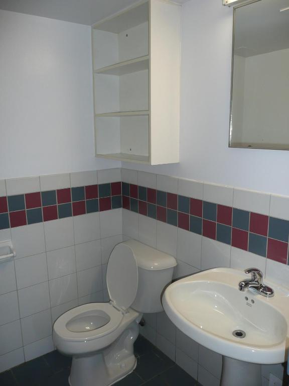 Single Room with Shared Bathroom,110640069:JPEG