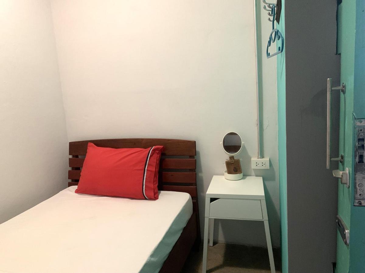 Single Room Shared Shower Toilet,1324107139:JPEG