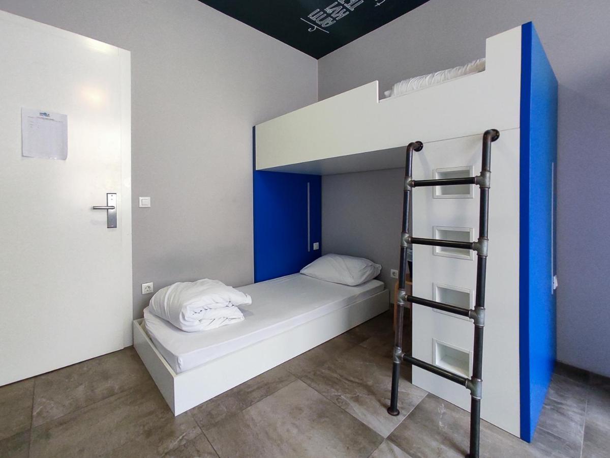 Standard Twin Room with Shared Bathroom,1328415026:JPEG