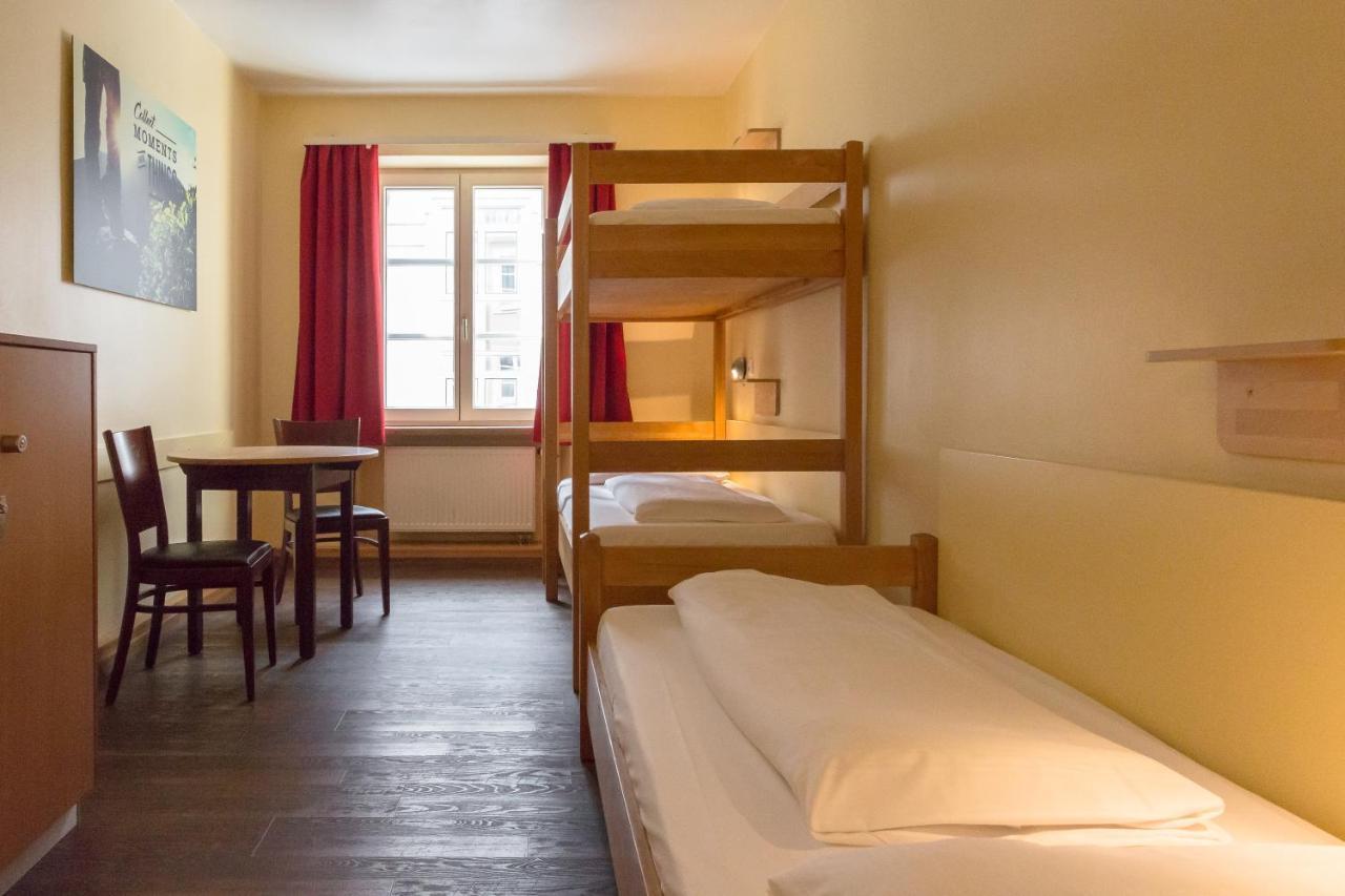Bed 3-Bed Mixed Dormitory Room