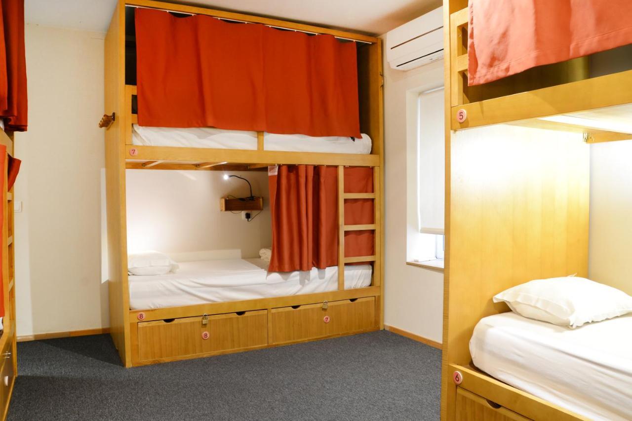 Bed 8-Bed Dormitory Room,1033389119:JPEG