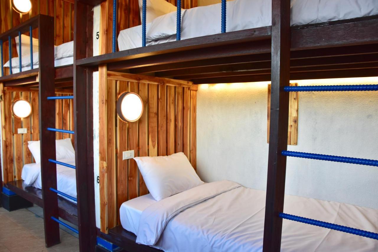 6-Bed Mixed Dormitory Room,1343867174:JPEG