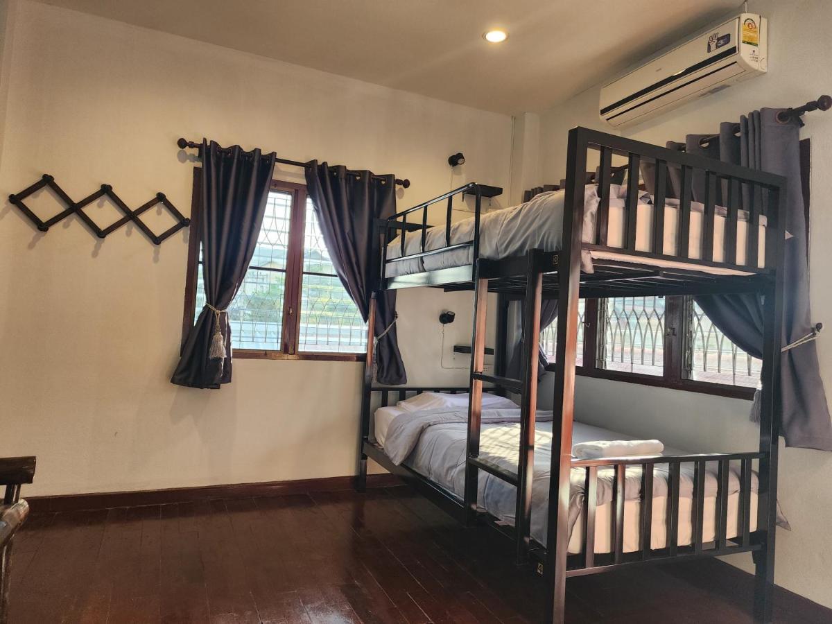 6-Bed Mixed Dormitory Room,1345650392:JPEG