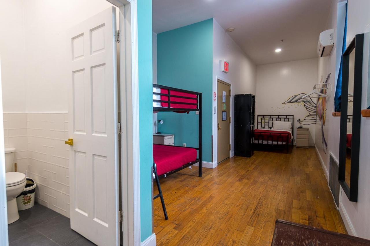 Single Bed in 3-Bed Mixed Dormitory With Private Bathroom,1542631207:JPEG